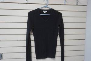 lot 73 image: Merona Size Medium-Black Sweater