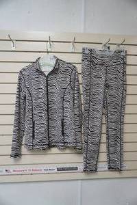 lot 91 image: J. McLaughlin Athletic Outfit - Size Small