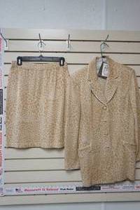 lot 94 image: St. John Knit Blazer & Skirt Set