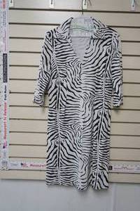 lot 96 image: J. McLaughlin Dress - Size Small