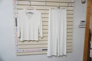 lot 101 image: Chicos Outfit. White, Size 0