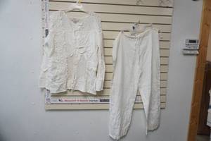 lot 102 image: anu Size M Shirt & Vintage Papillion White Pants-size Large