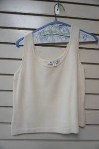 lot 118 image: St. John Size P Ivory Knit Tank