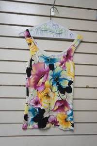 lot 119 image: Cache Knit Tank Size XS