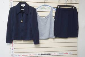 lot 127 image: St. John Navy Blue Skirt Set