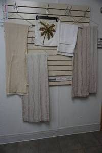 lot 157 image: Linens Lot