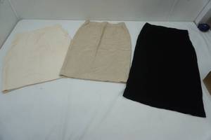 lot 160 image: St. John Knit Skirts (2ct) & Bozzolo Size L
