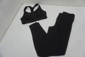 lot 172 image: Large Sports Bra & Lululemon Athletic Pants Size 4