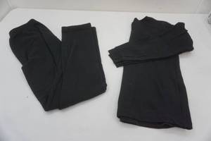 lot 186 image: Hanes Sweatpants, top