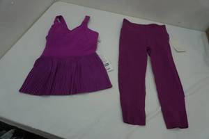 lot 197 image: Lululemon top and bottom