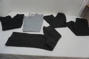 lot 208 image: Sweats and Lounge Pants (5ct)