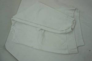lot 224 image: White Hanes Sweatshirt Size L