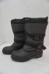 lot 250 image: Baffin 6W Womens Winter Boots