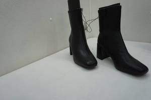 lot 254 image: A New Day Size 6 Black Boots. New with tags