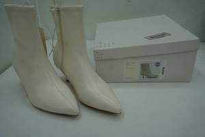 lot 263 image: A New Day Ae829 Lonnie Boots 5.5 NEW White