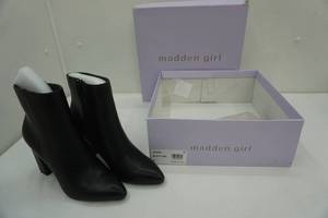 lot 266 image: Madden Girl Bonnie Black Pari Size 6 NEW