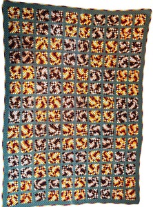 lot 106 image: Gorgeous Vintage Crochet Blanket