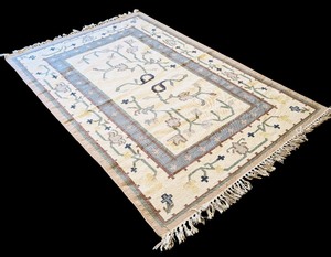 lot 112 image: Accent Rug  Pastels with Flowers