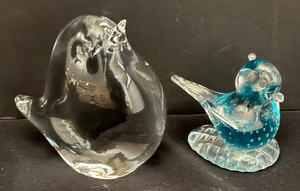 lot 133 image: Two Beautiful Glass Bird Figurines