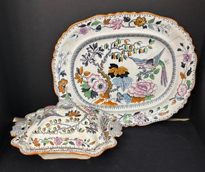 lot 213 image: Vintage Ashworth Bros Hanley Platter and Covered Dish