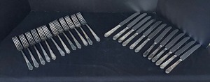 lot 229 image: Vintage Insico Flatware
