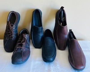 lot 169 image: Three Pairs of Mens Shoes, Size 12 including Born, Sketchers and Tommy Bahama