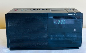 lot 173 image: Proton 320 Clock Radio