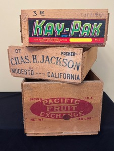 lot 330 image: Vintage Kay-Pak, Chas H. Jackson and Pacific Fruit Exchange Wooden Crates