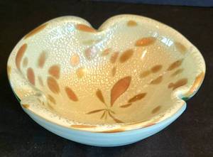 lot 292 image: Mid-Century Murano Art Glass Dish