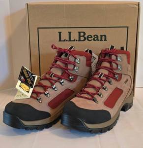 lot 302 image: New in Box L.L. Bean Gore-Tex Hiking Boots