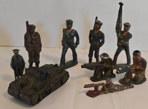 lot 305 image: Vintage Iron Toy Soldiers  Lincoln Logs Metal Tank
