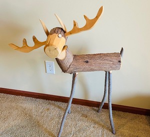 lot 278 image: Adorable Wood Moose Figurine