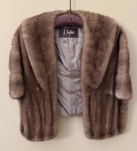 lot 361 image: Vintage Daytons Fur Shrug