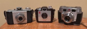 lot 409 image: Vintage Kodak Signet 35, Kodak Pony 828 and Kodak Brownie Holiday Flash Cameras