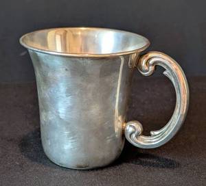 lot 45 image: Vintage 800 Sterling Silver Baby Cup