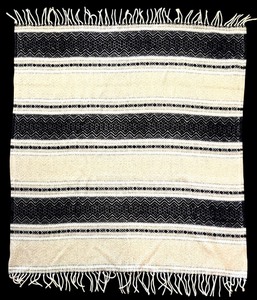 lot 332 image: 100% Wool Faribault Woolen Mills Co Blanket