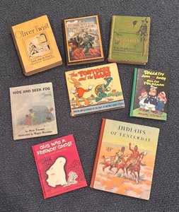 lot 551 image: Variety of Vintage Childrens Books including Oliver Twist, Wizard of Oz, Raggedy Ann and Andy and More