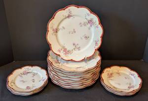 lot 80 image: Vintage Floral Limoges Porcelain Dish Set