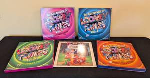 lot 197 image: Looney Tunes and Snow White Laser Discs