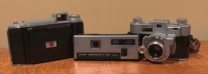 lot 559 image: Vintage Kodak Rangefinder, Tourist II and Instamatic 804 Cameras