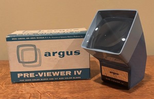lot 589 image: Vintage Argus Pre-Viewer IV Slide Viewer