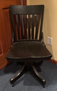 lot 630 image: Vintage Wooden Office Chair