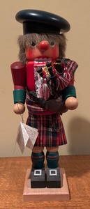 lot 640 image: Holzkunst Christian Ulbricht of West Germany Nutcracker