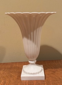lot 671 image: Lenox Regal Fluted Vase