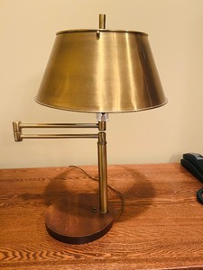 lot 393 image: Beautiful Adjustable Brass Lamp