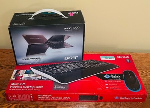 lot 395 image: New Microsoft Desktop 3000 Keyboard and Acer Aspire One Computer