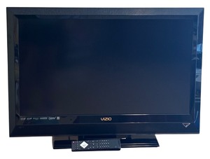 lot 700 image: Visio TV 37 HDTV and Remote