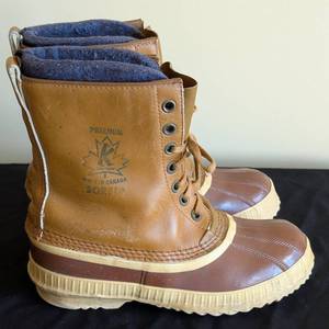 lot 450 image: Pair of Womens Sorrel Size 8 Boots