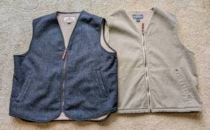 lot 454 image: Pair of Mens Woolrich Vests