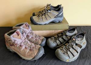 lot 487 image: Three Pairs of Mens Size 12 Keen Shoes